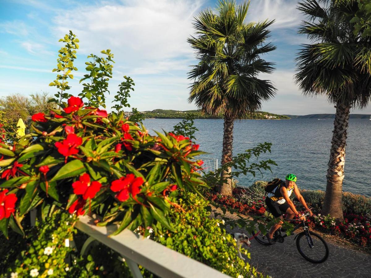 Mediteran Travel Mobile Homes Belvedere Seget Vranjica Exterior foto